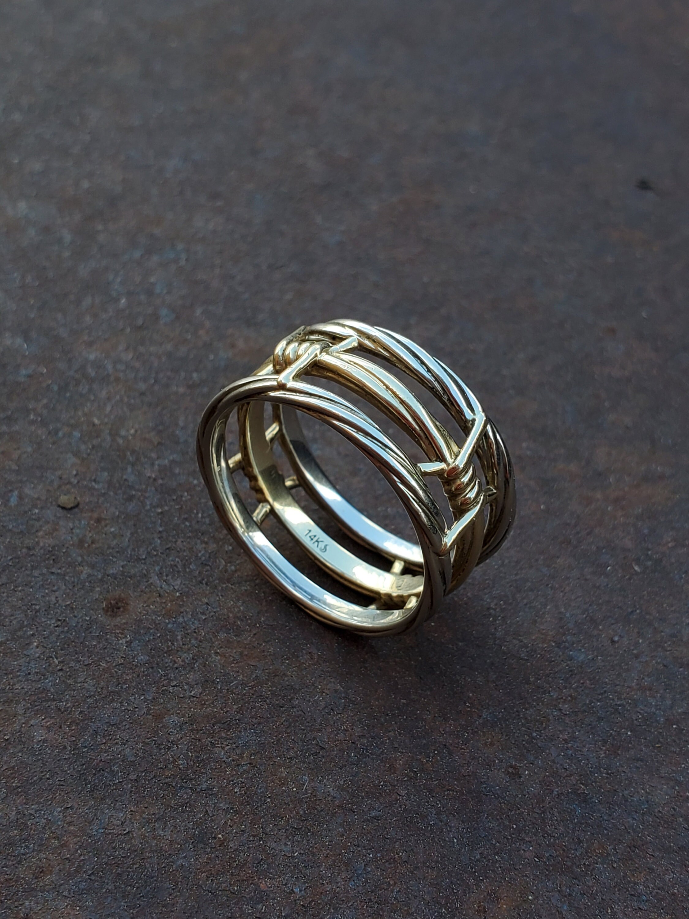 Black and Gold Scarf Ring - Naz Kobari Artistry