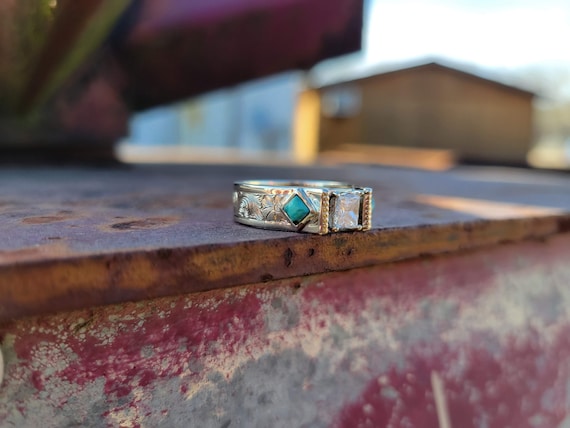 The Arizona: 10K White Gold Cathedral Style Ring, Western