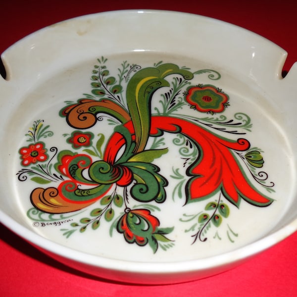 Mid Century 1965 Berggren Originals Hand Screened Fine Porcelain Ashtray With Floral Design