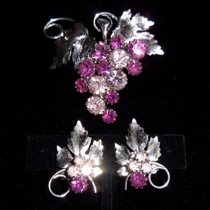 Gorgeous Park Lane Amethyst Purple And Pale Pink Rhinestone Silver Leaf  Brooch Pin And Clip On Earring Set - Grape Motif