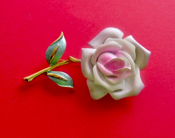 Stunning Vintage 1980's White And Pink Enameled L… - image 3