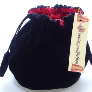 Sac en velours noir avec doublure rouge vin, sac à dés, sac en marbre, jeu de rôle, GN, velours médiéval