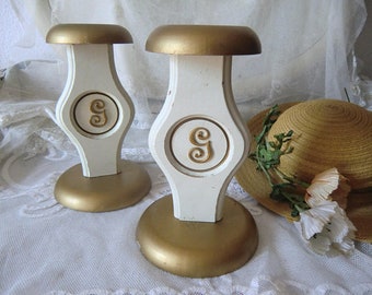 Vintage hat stand ~ shabby white / gold