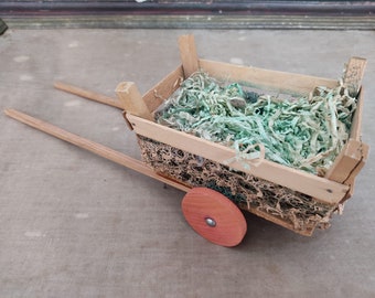 PASEN kleine vintage ladderwagen trekkar houten kar voor een paashaas old school decoratie