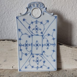 ANTIK Porzellan Frühstücksbrettchen Schneidebrett Porzellanbrettchen im Musselmalet Stil White Vintage Küche danske franske shabby chic JDL