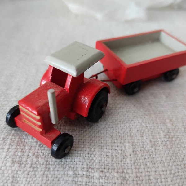 Vintage Miniatur Holzspielzeug Erzgebirge 60er ... mein kleiner roter Traktor Wichtelzubehör