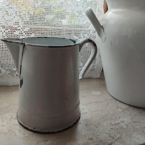 Small Vintage Enamel Jug White True Shabby Brocante Patina Vintage Kitchen Country House Farmhouse Countryside