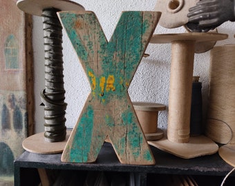 Vintage Holzbuchstabe X Treibholz Bootsholz mit alter Farbe und Patina Dekobuchstabe zum Hinstellen oder Aufhängen shabby style