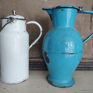 ANTIQUE Set Vintage Enamel Jug Lidded Jug Blue Enamel Jug Milk Jug White Enamel Enamel shabby decoration Country House Farmhouse