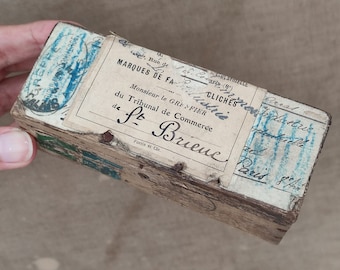 Frankreich antike kleine genagelte Holzbox + Stempel original Versandbox gelaufen mit Briefmarken real urban french shabby Patina Brocante