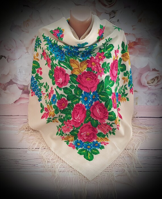 Large vintage shawl with fringe, Beautiful shawl,