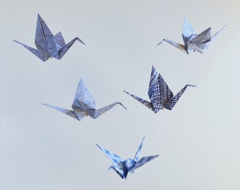 Origami Mobile Kranich (Blautöne, gemustert)