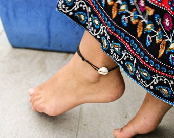 Waxed cotton anklet and genuine Cauri de Tahiti shell - BORA BORA model