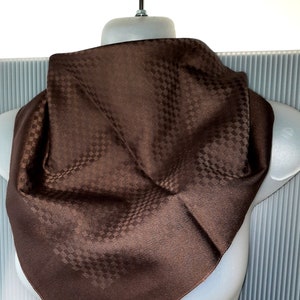 Authentic Louis Vuitton Graphite Scarf/shawl, Men's Fashion, Watches &  Accessories, Scarves on Carousell