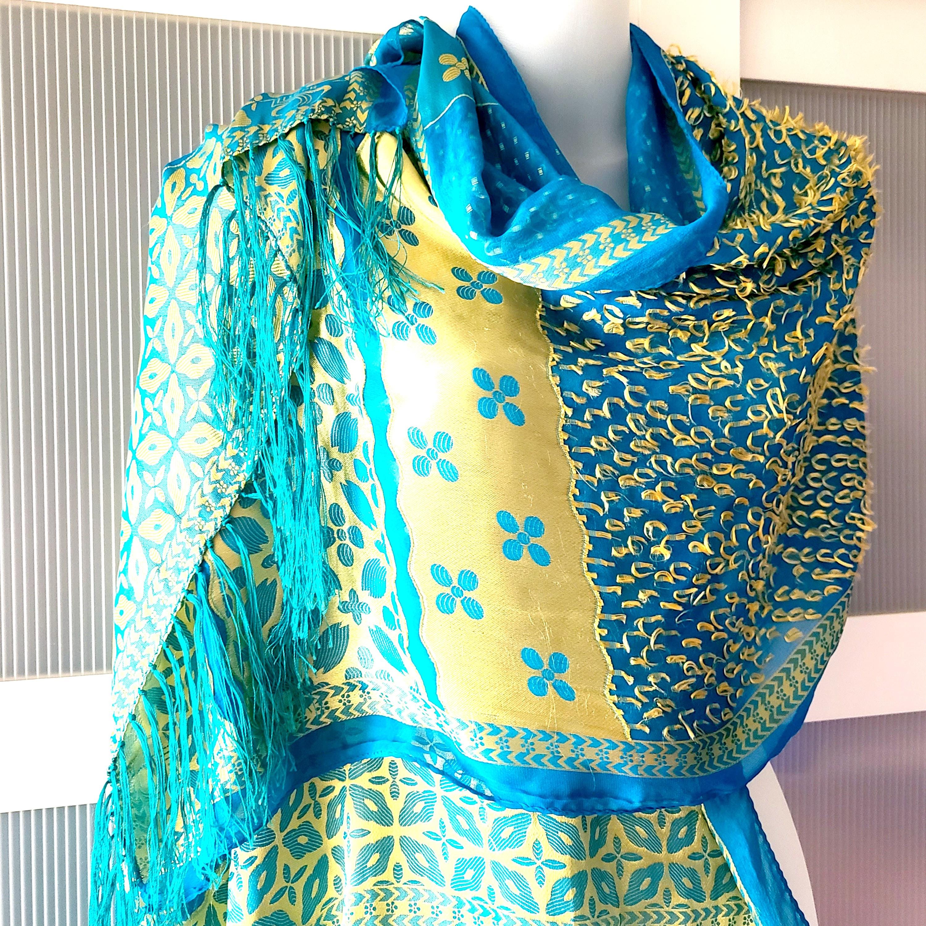 Stola chiffon seta pura dipinta a mano in blu e verde con fiori di