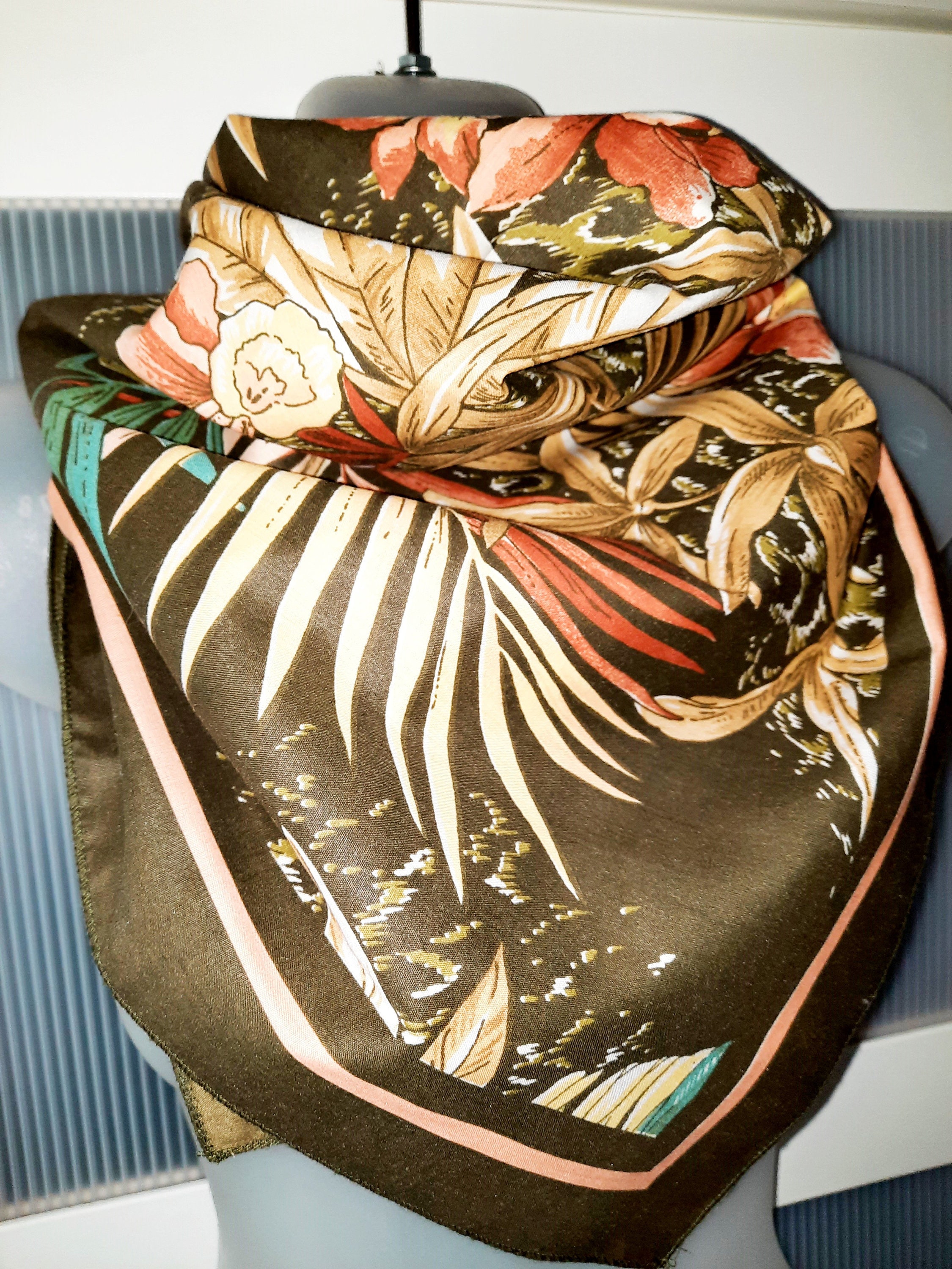 【未使用品】 Flower Large Scarf アイボリー おねコラボ JEANASIS [eL×ONE] Flower Large Scarf - メルカリ