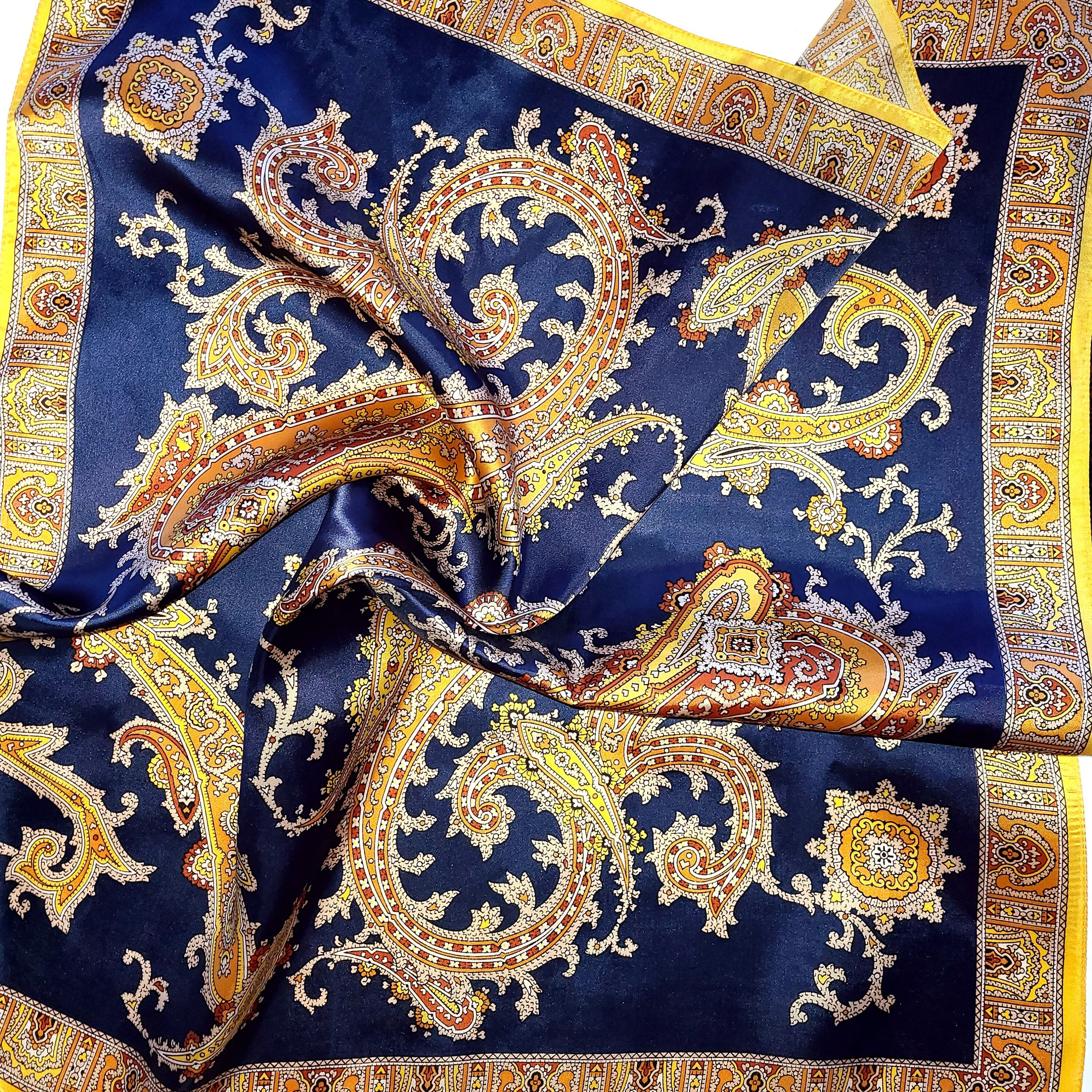 Sciarpa di seta Elegante disegno Paisley Rosso scuro Sciarpa di seta Elegante disegno Paisley Rosso scuro