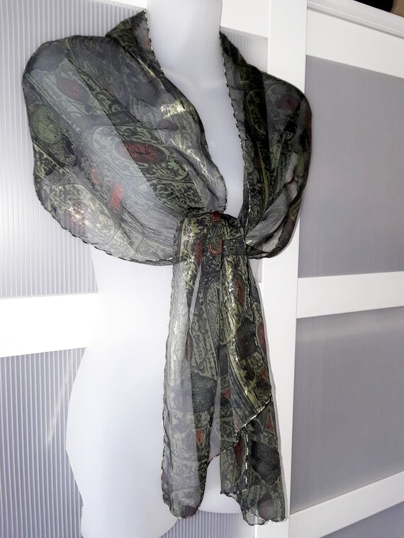 black and gold head scarf