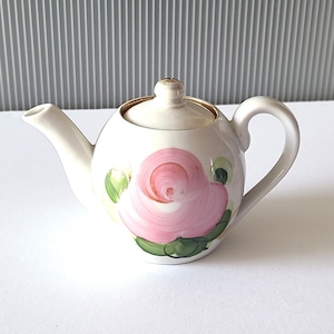 PINK ROSE TEAPOT Floral Design Blush Pink Green Design Kitchen Dining Decor Gold Gilded Vintage 70s Round Teapot Birthday Mothers Day Gifts