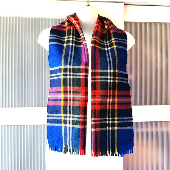 Sciarpa scozzese in lana blu: scaldacollo classico a quadri rossi