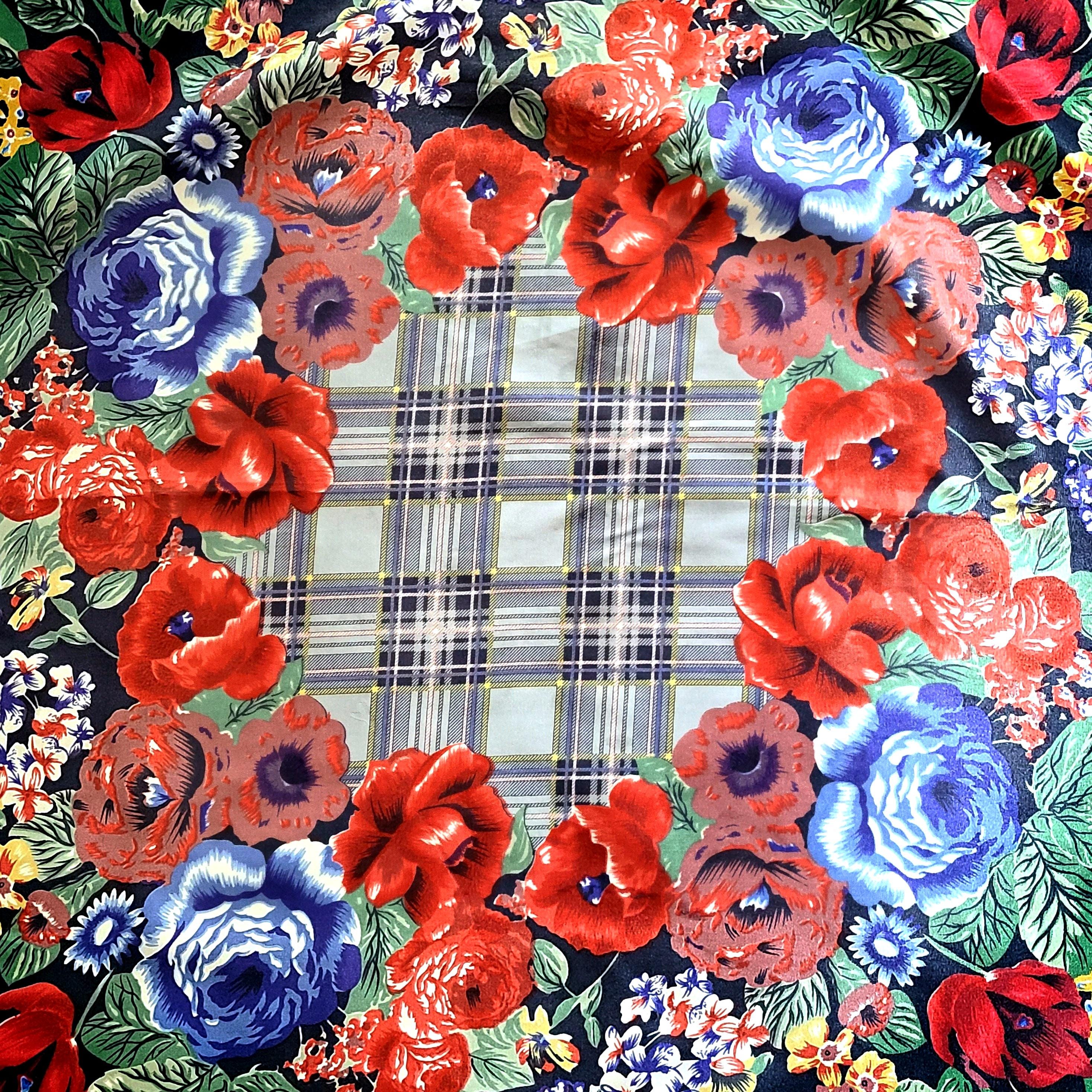 バライタリアビンテージシルク花織柄生地薄いブルーと赤ピンク バラとポピーのスカーフ イタリア製 花柄シルクサテン 赤と青の