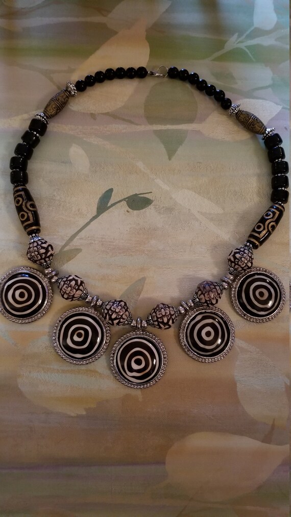 Vintage Tribal Style Necklace - image 2