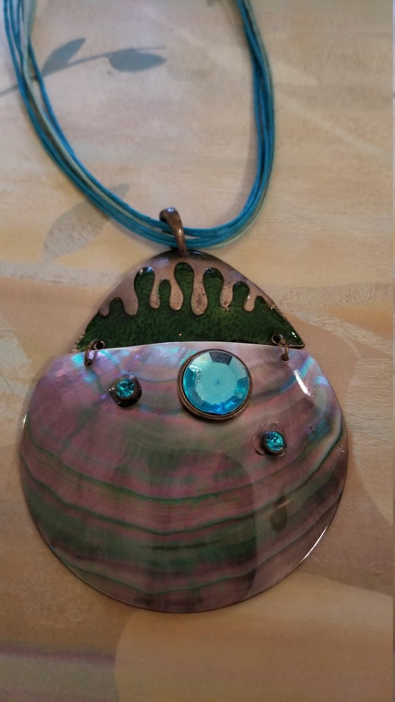 Vintage Handmade Albalone Shell Necklace