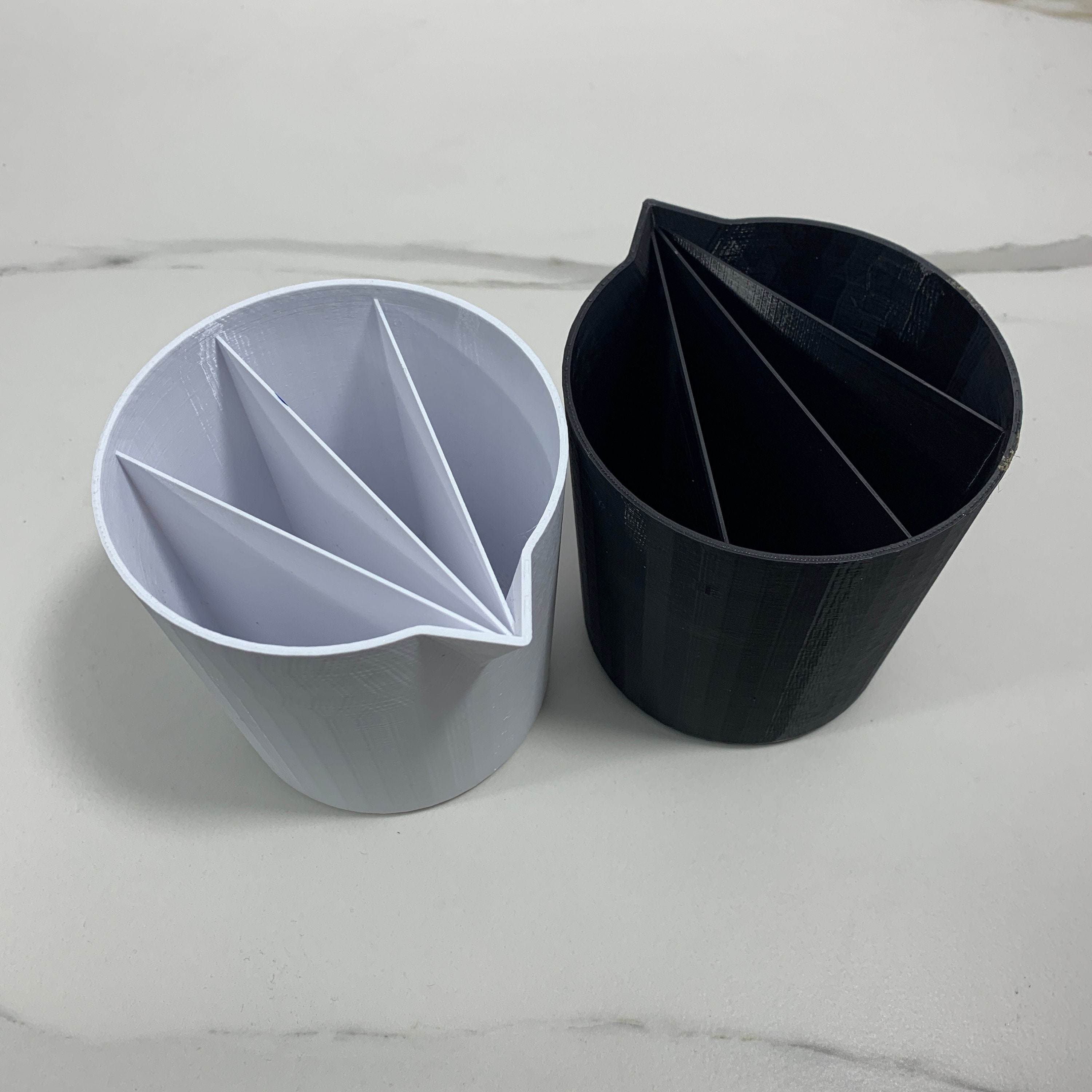 Split Cups for Paint Pouring with 2-5 Channels, 4 Pcs Split Cup