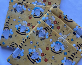 Medium with pocket Gnome Bees Book Sweater