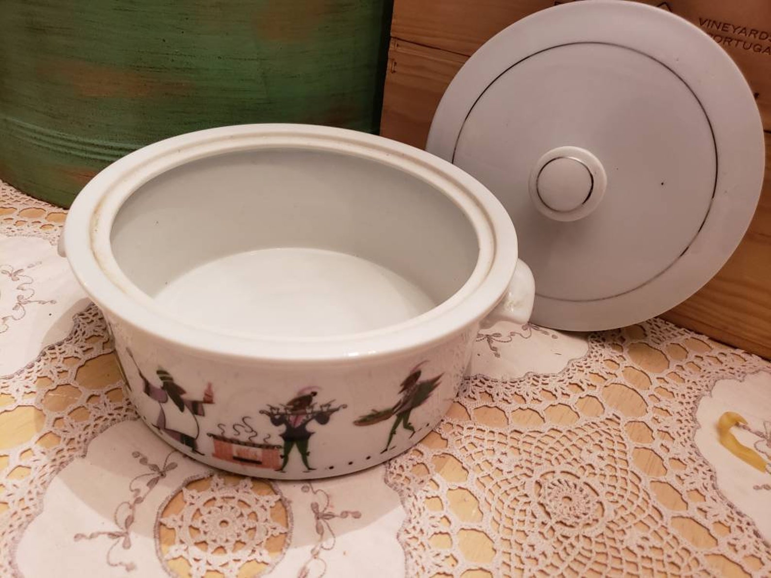 Vintage Mid Century 1950's Lipper and Mann Creations Japan Porcelain Ceramic Lidded Bowl With