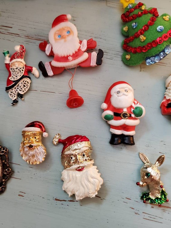 Vintage cute Christmas pins lot of 11 Santa Trees… - image 3
