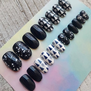 Full Set - Minimalist Christmas Trees Press On Nails • Handmade Reusable Fake Nails • False, Faux Nails • Cute Holiday Kids Size Small Nails