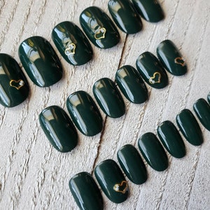 Emerald Green With the Golden Heart Fake Nails Press on - Etsy