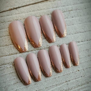 Metallic Gold French Tips fake nails. Handmade Reusable Press on nails • Mauve nails • French V tips • French Manicure • Bridal Nails
