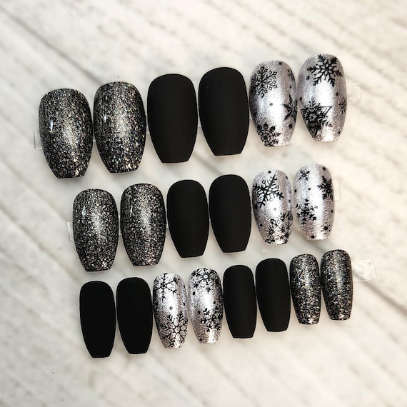 Silver Glitter Snowflake Press On Nails • Black Elegant Christmas Design