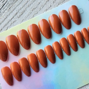 Full Set - Burnt Orange Fake nails. Handmade Reusable Press on nails • False nails • Faux Nails. Dark Carmel • Dark Orange • Short Almond
