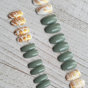 Sage green fake nails with gold leaves. Fakefalsefaux nails, press on nails. Fall nails, boho style, minimalist. Matte or glossy finish. image 4