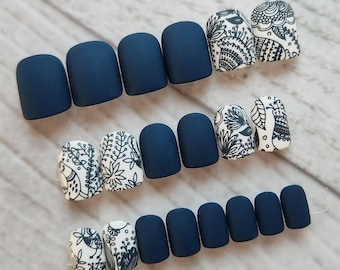Full Set - Summer Floral Pattern Press On Nails • Fake, False, Faux nails • Handmade Reusable • Short Almond Nails • Spring Blue Flower Nail
