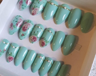 Vintage Rose fake nails, press on nails, faux nails, false nails. Mint blue, turquoise, pearls, pink roses. Victorian rose. Glossy/Matte.