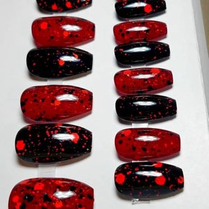 Full Set - Black and blood red speckled Press On Nails • Handmade Reusable Fake Nails • Halloween False Nails • Goth • Stiletto Nails