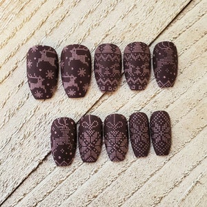Full Set - Dark Burgundy Christmas Sweater Press On Nails • Handemade Reusable Fake, False, Faux Nails • Elegant Winter Nail Design