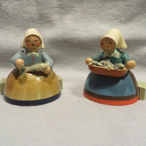 Vintage Erzgebirge Pair of Early Wendt & Kuhn "Made in GDR" Lady Fishmongers