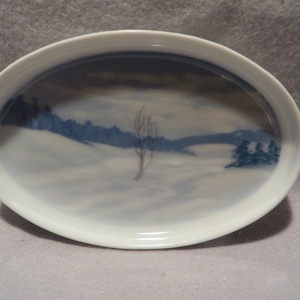 Antique Oval Rosenthal Artist Painted Small Pin Tray With Green Underglaze Mark ca. 1912-1914 (Number 1)
