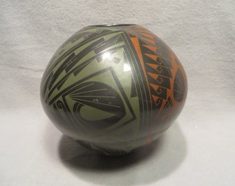 Vintage Mata Ortiz Green & Red on Black Geometric Pot Signed By Jesus Lozano