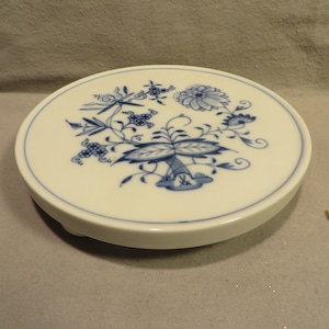 Vintage Meissen Germany Blue Onion Pattern Footed Round Trivet