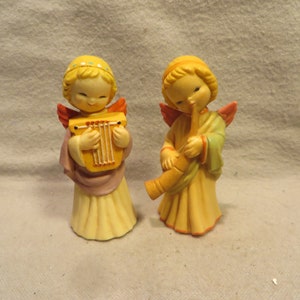 Vintage Hand Crafted and Hand Painted Anri Toriart Ferrandiz Pair of Angels Playing Instruments