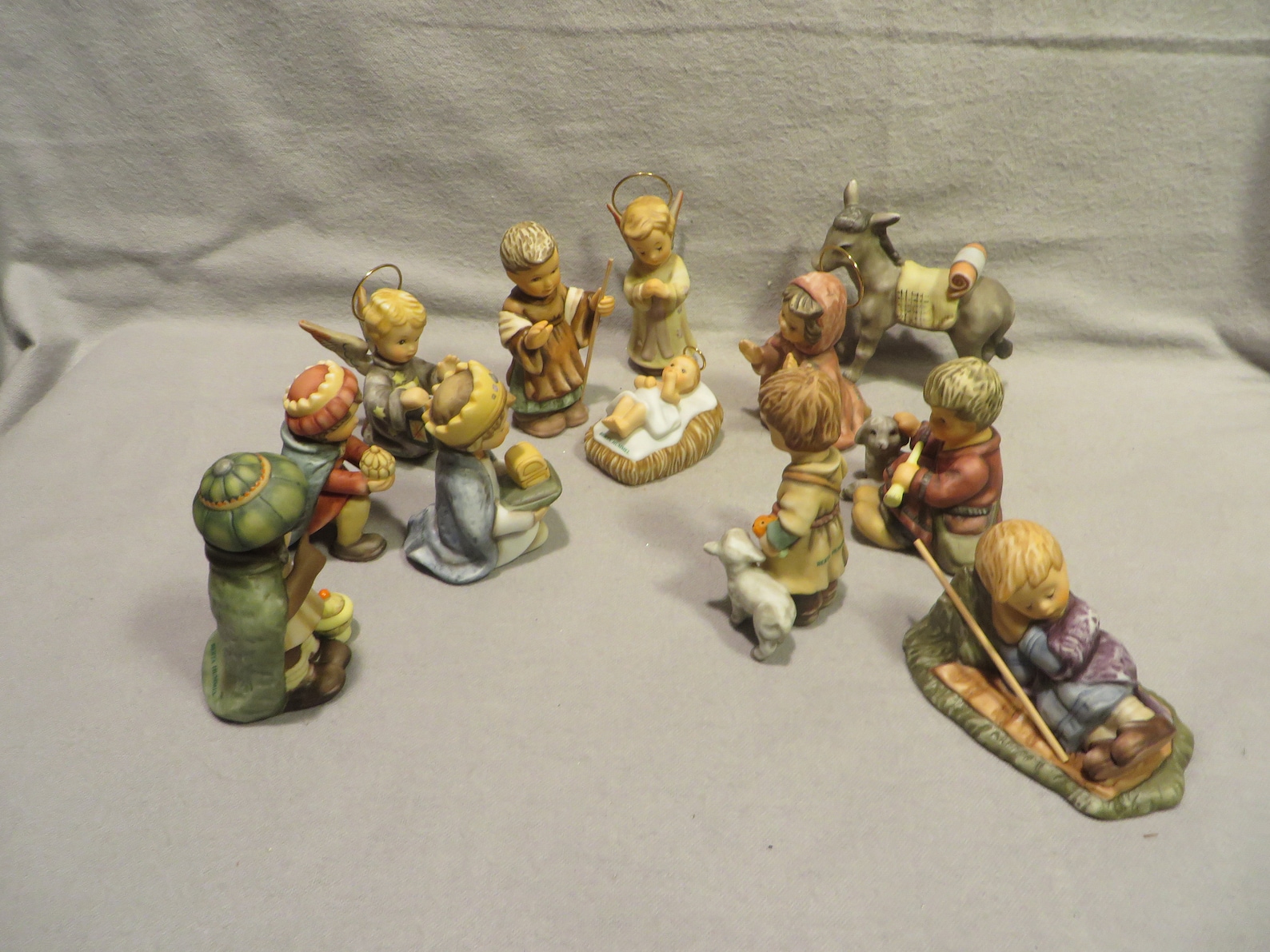 Vintage Goebel Studio Berta Hummel 12 Piece Children Figures Porcelain Nativity