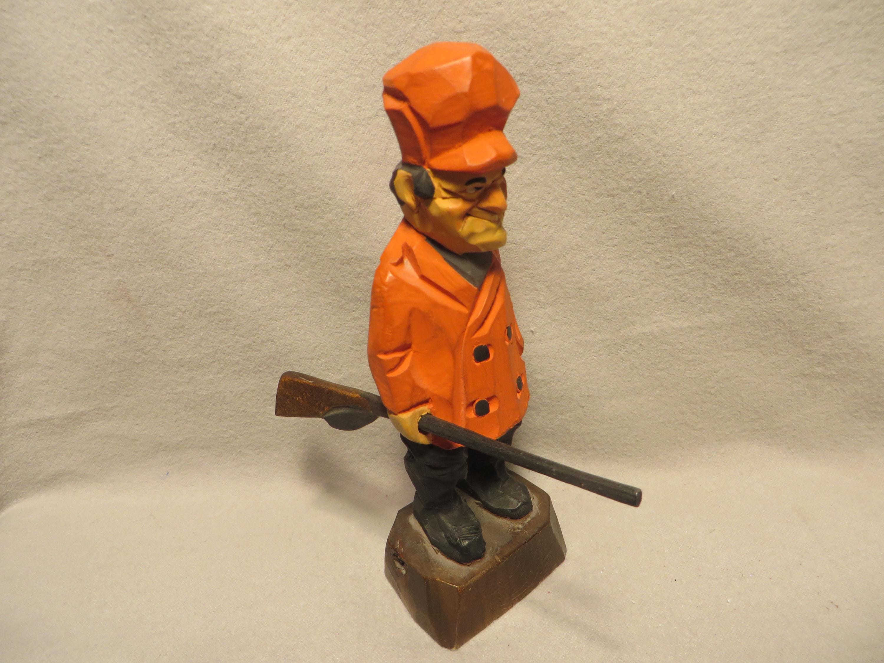 Vintage Hand Carved Wood Hunter Figurine: Signed Duncan Hannah