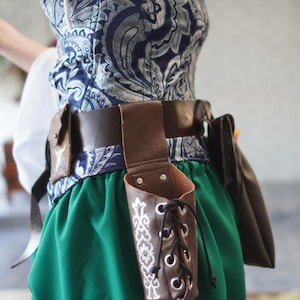 Ren Faire Flaschenhalter aus Leder: Renaissance Gürtelaccessoire