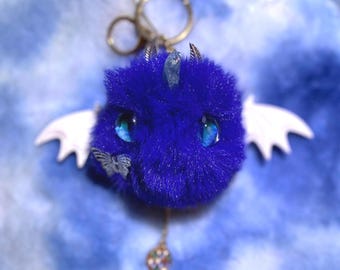 Zafiro, el Demonio de Cristal OOAK [Fluffy Puff Pals] / Muñeca de Arte Diabólico Hecha a Mano, Criatura Fantástica / Llavero de Peluche de Bolsillo / Adoptable